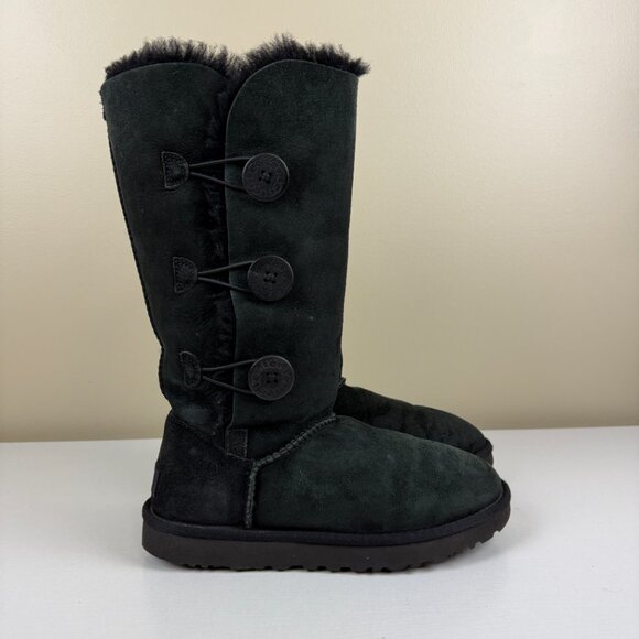 EUC UGG Bailey Button Triplet II Black Boots S/N 1016227 - Picture 3 of 11
